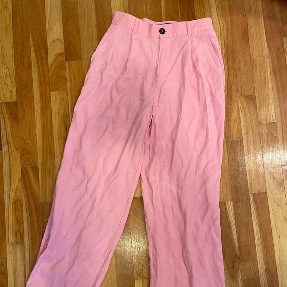 Zara dress pants super light weight and breathable. Relaxed fit. Size small - Picture 2 of 2